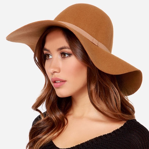 tan floppy hat